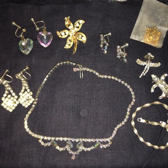 9 Piece Vintage Lot Costume Jewelry Incl Sterling - Picture 1 of 11